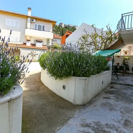 Pina Hvar Seaview חוואר