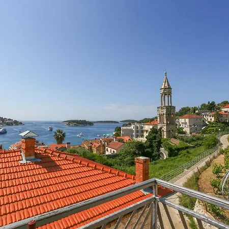 Pina Hvar Seaview * חוואר