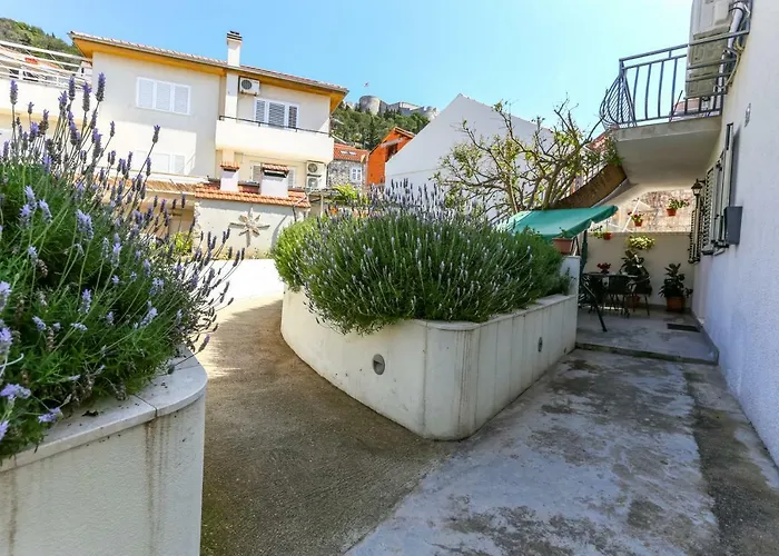 Pina Hvar Seaview هفار