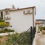Apartment Pina Hvar Seaview