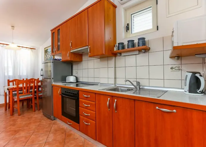 Apartment Pina Hvar Seaview